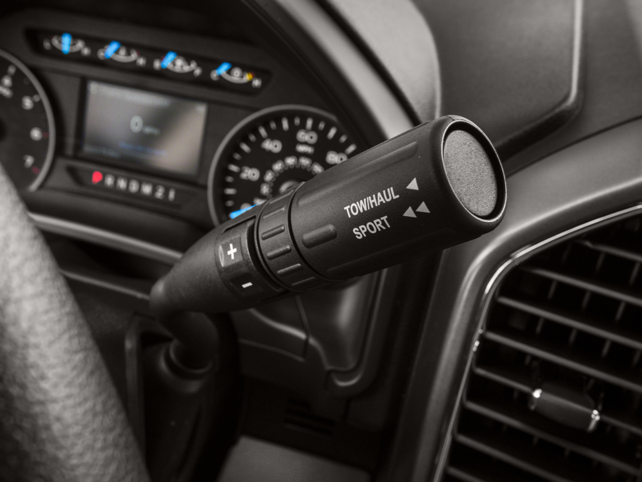 2016 Ford F-150 '4WD SuperCrew 145'' XLT'