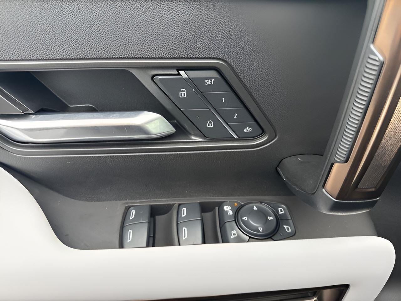 2025 GMC HUMMER EV SUV 3X