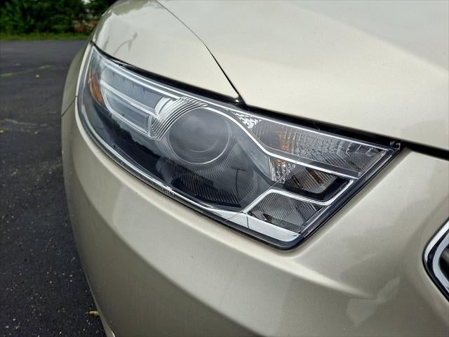 2017 Ford Taurus SE