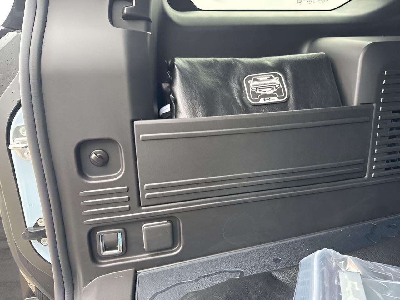 2025 GMC HUMMER EV SUV 2X