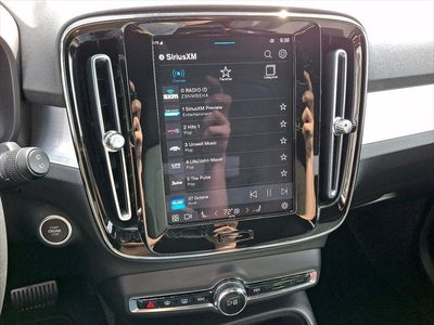 2023 Volvo XC40 Core