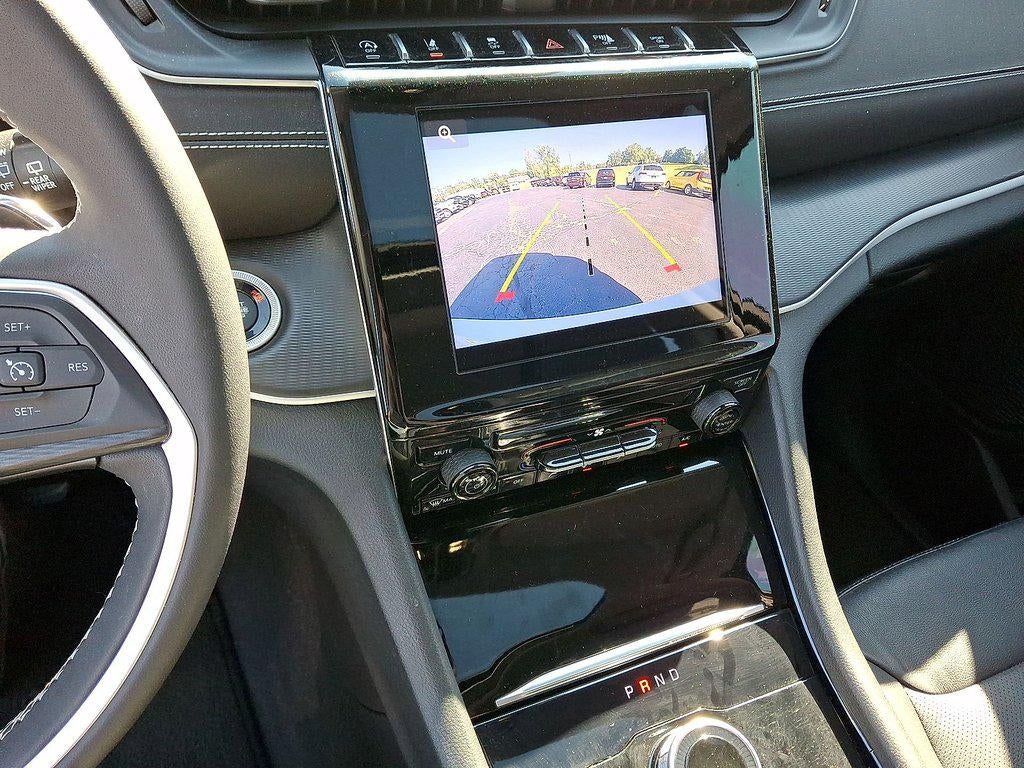 2023 Jeep Grand Cherokee L Laredo 4x4