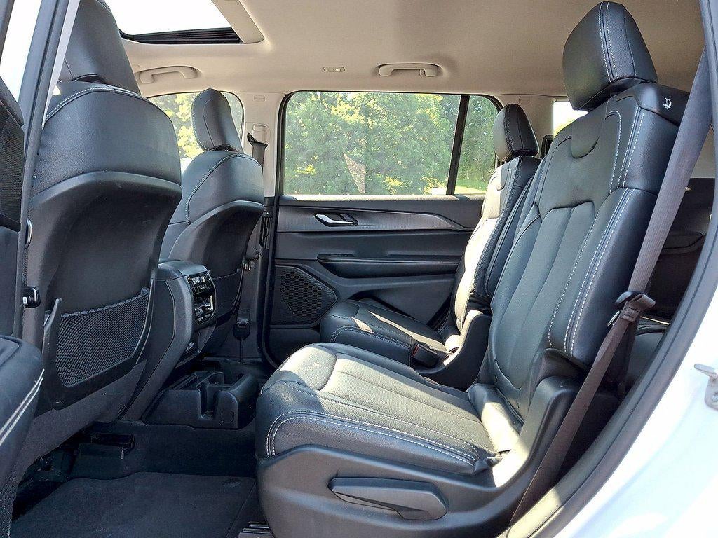 2023 Jeep Grand Cherokee L Laredo 4x4