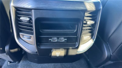 2024 RAM 1500 Laramie Crew Cab 4x2 5'7' Box