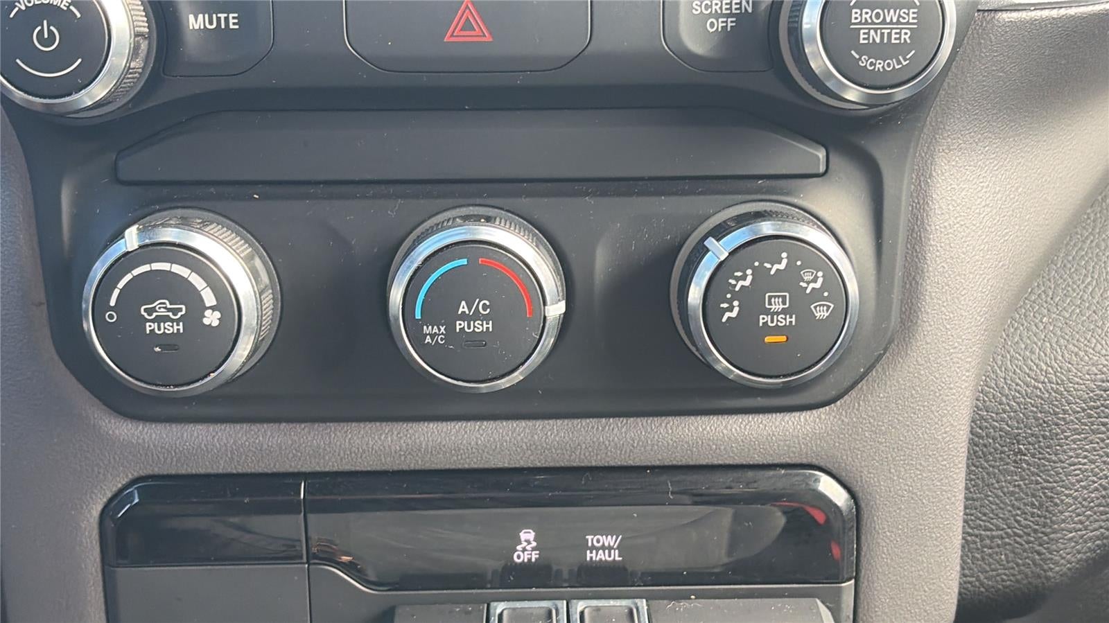 2021 RAM 1500 Big Horn Quad Cab 4x4 6'4' Box