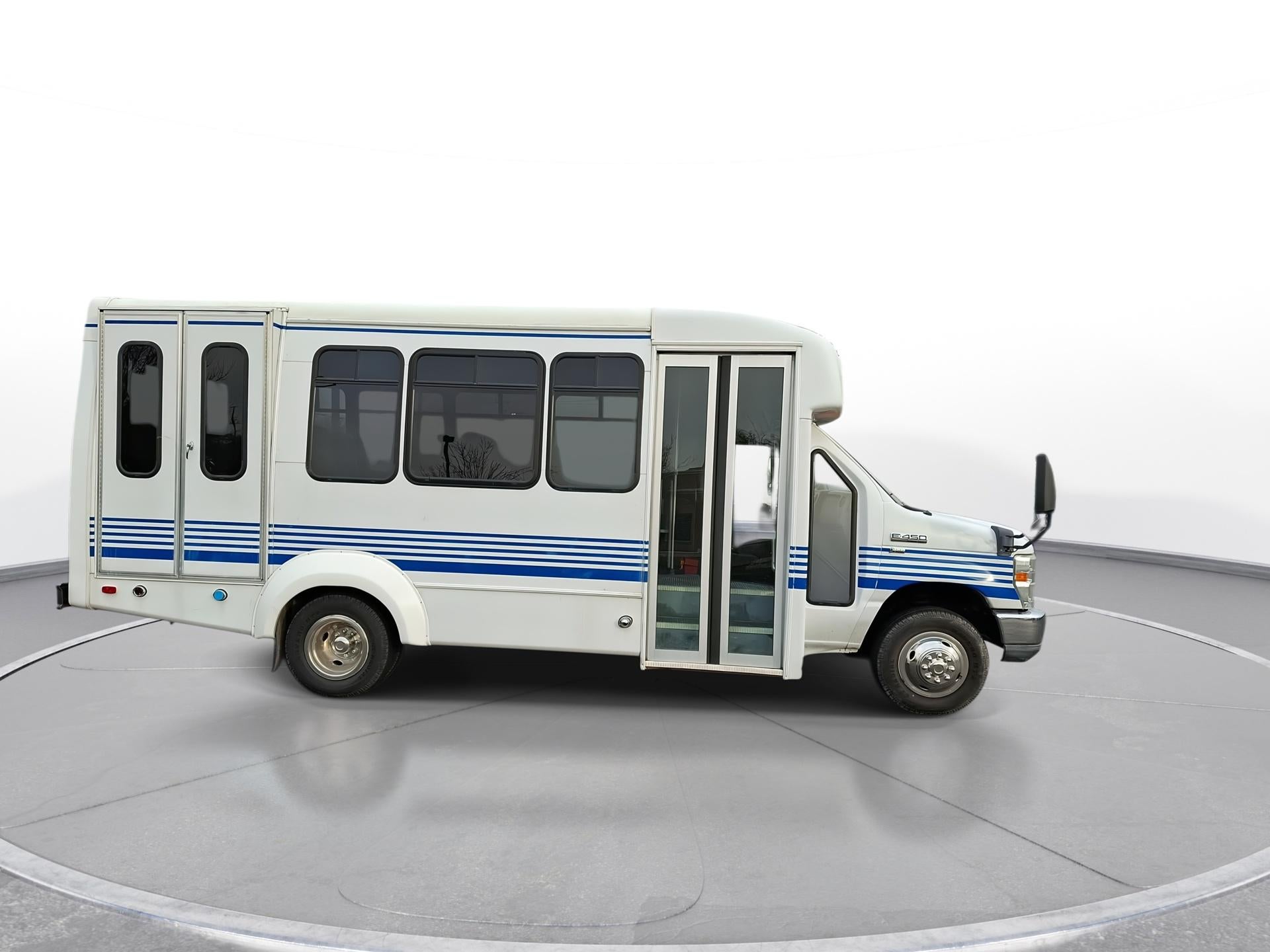 2011 Ford E-350 Cutaway Base