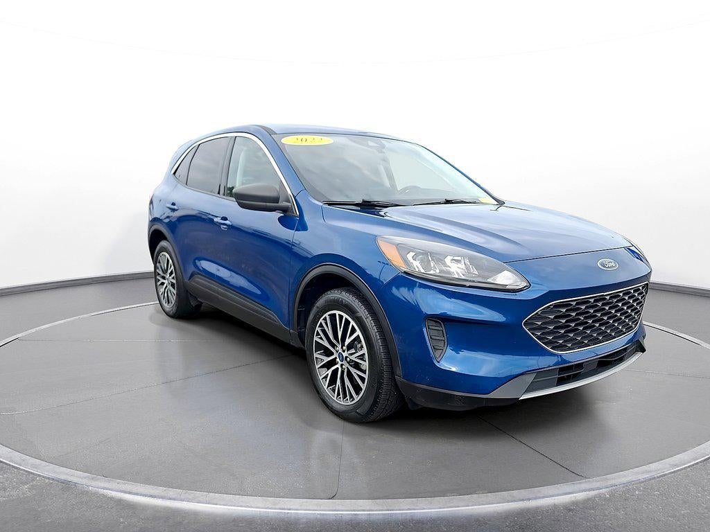 Used 2022 Ford Escape SE with VIN 1FMCU0EZXNUB17279 for sale in Greenville, OH
