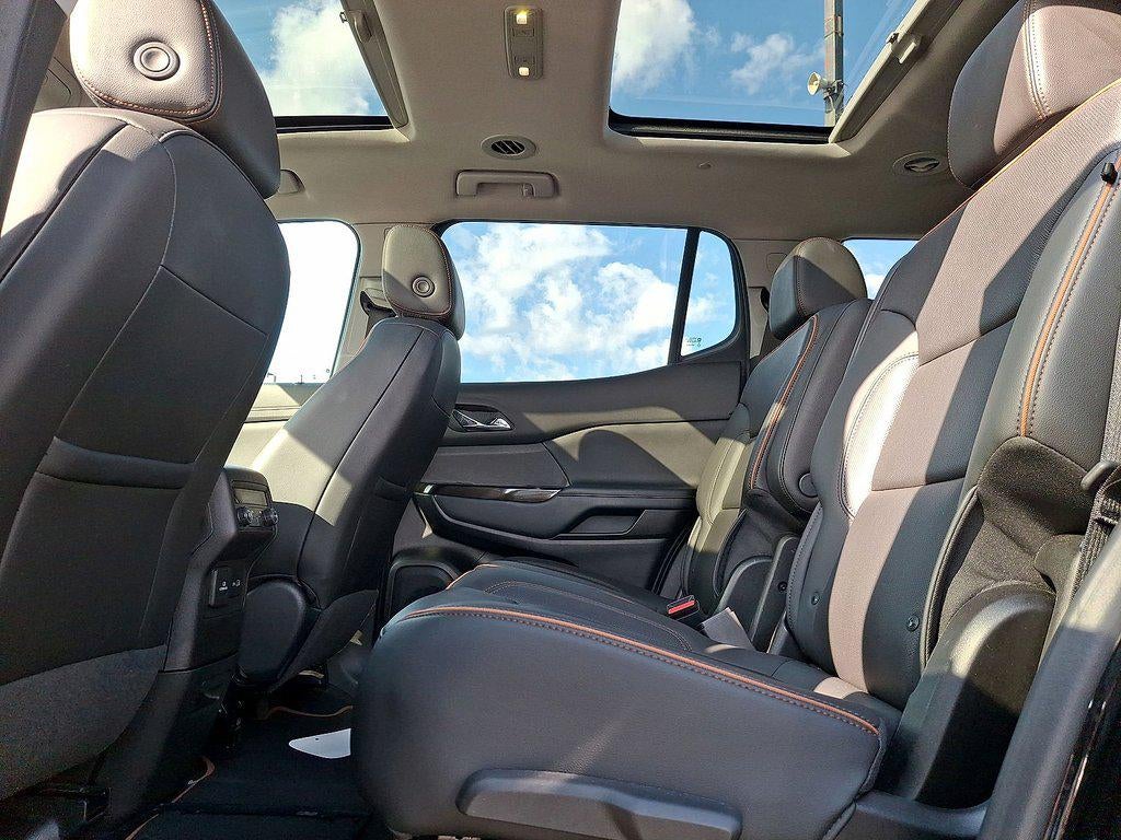2023 GMC Acadia AWD 4dr AT4