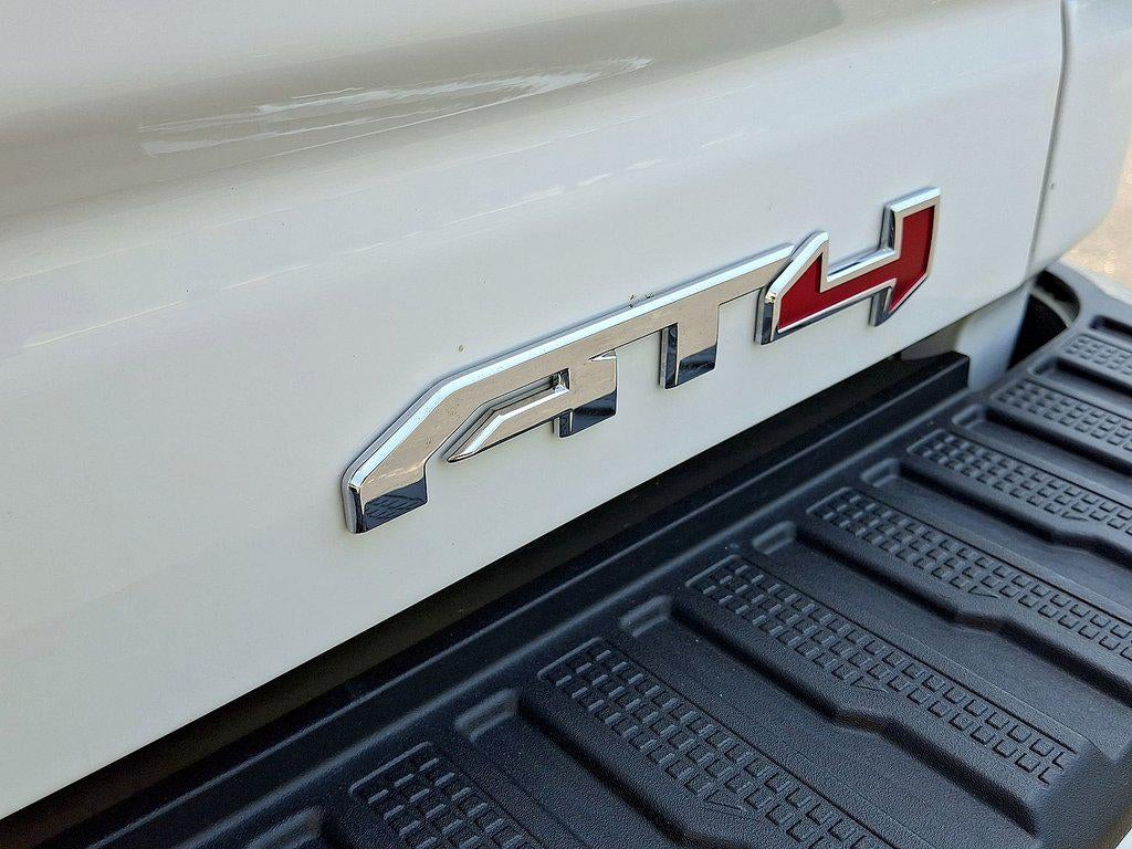 2025 GMC Sierra 2500Hd '4WD Crew Cab 159'' AT4'