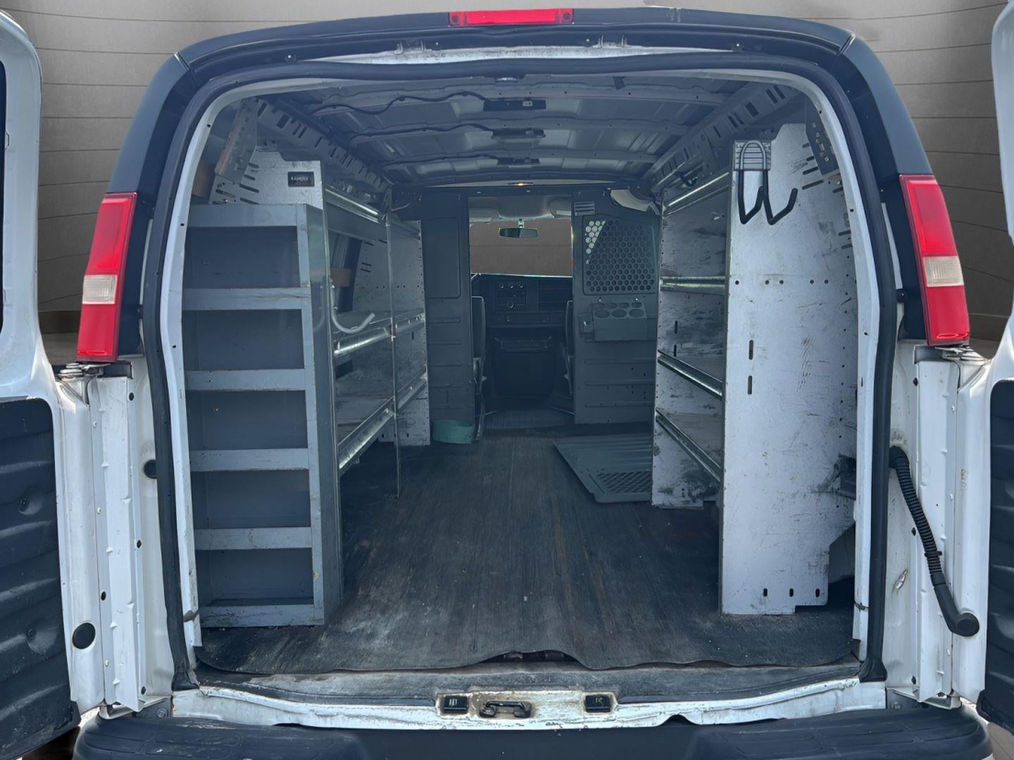 2015 GMC Savana Cargo Van RWD 2500 135