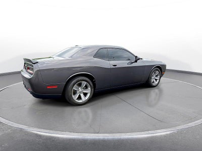 2019 Dodge Challenger SXT RWD