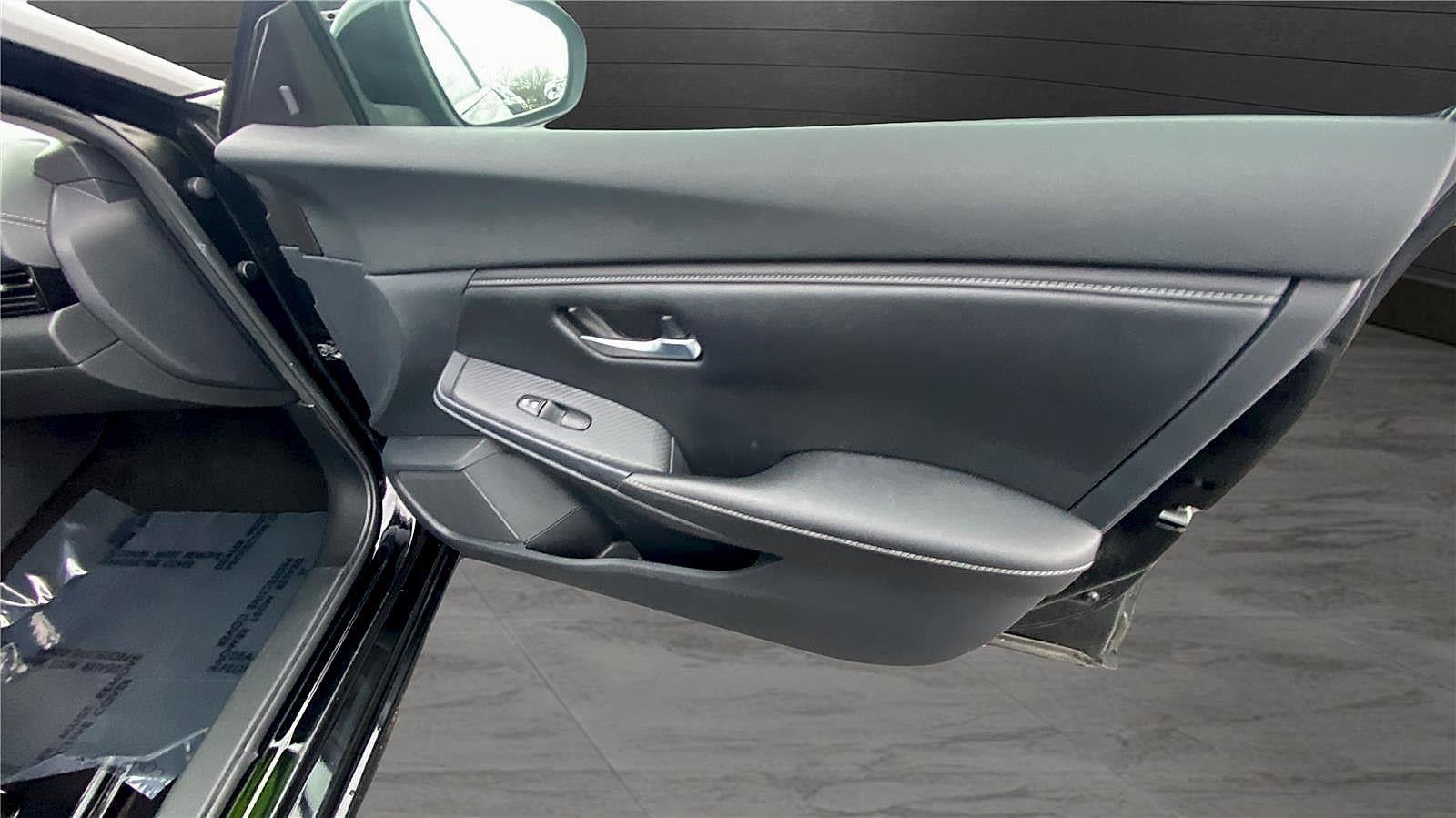 2023 Nissan Sentra SV Xtronic CVT