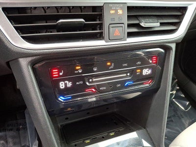 2025 Volkswagen Taos SE FWD