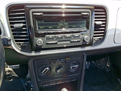 2012 Volkswagen Beetle 2dr Cpe DSG 2.0T Turbo PZEV