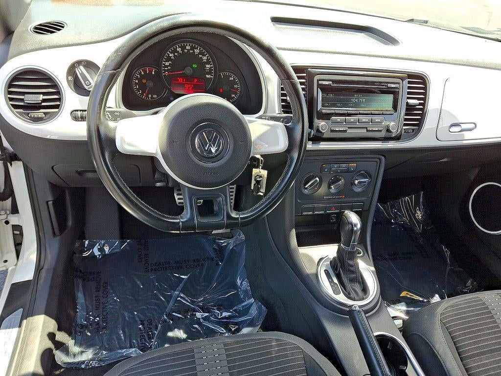2012 Volkswagen Beetle 2dr Cpe DSG 2.0T Turbo PZEV