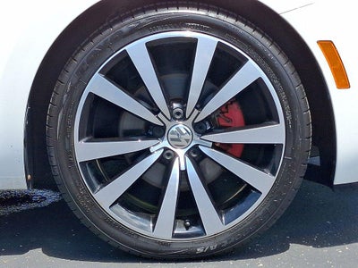 2012 Volkswagen Beetle 2dr Cpe DSG 2.0T Turbo PZEV