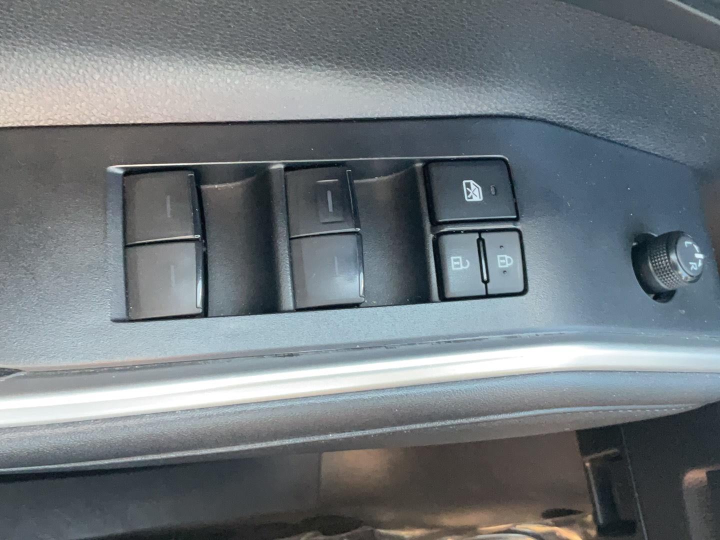 2022 Toyota Highlander Hybrid LE AWD (Natl)