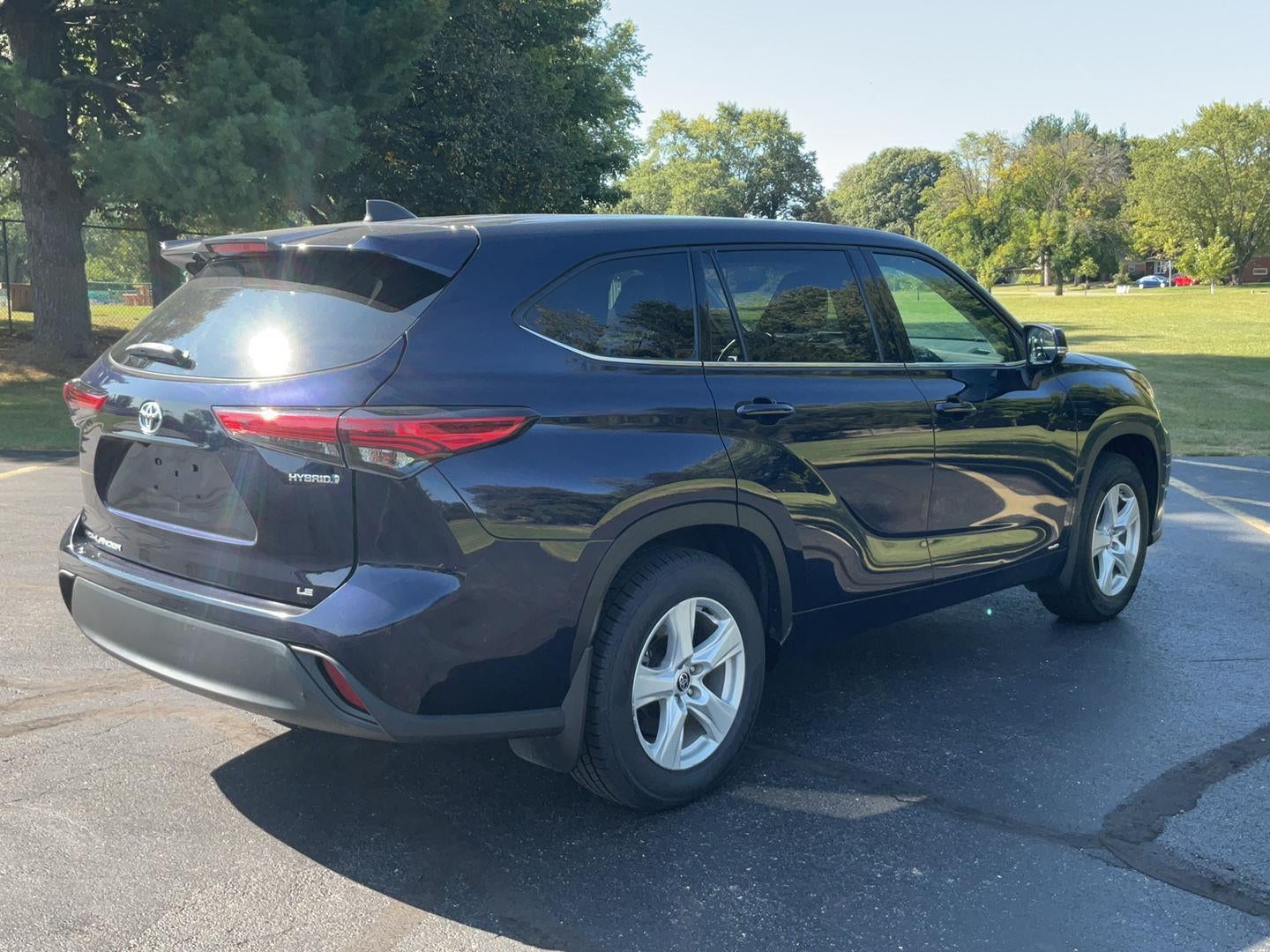 2022 Toyota Highlander Hybrid LE AWD (Natl)