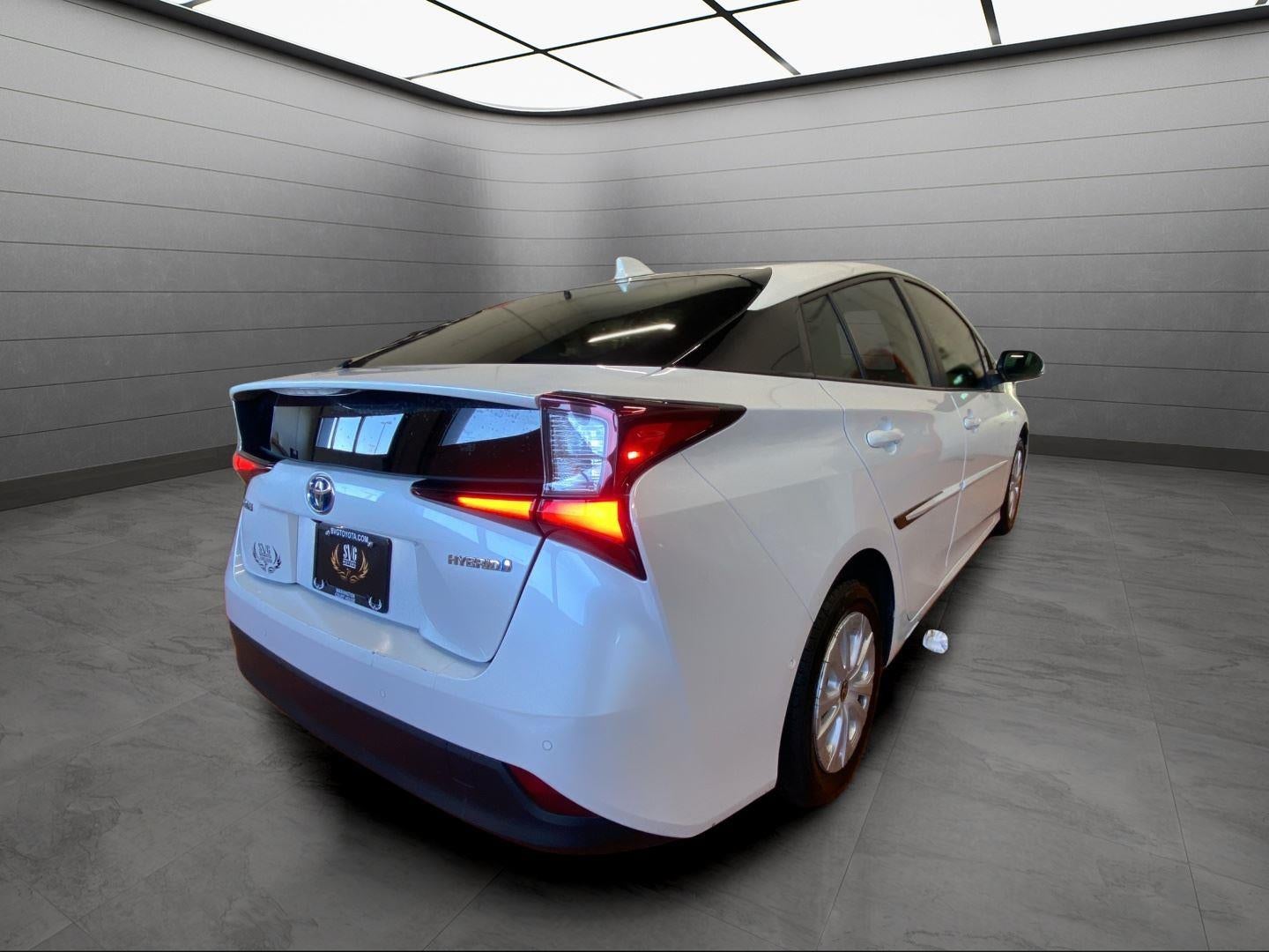 2022 Toyota Prius LE