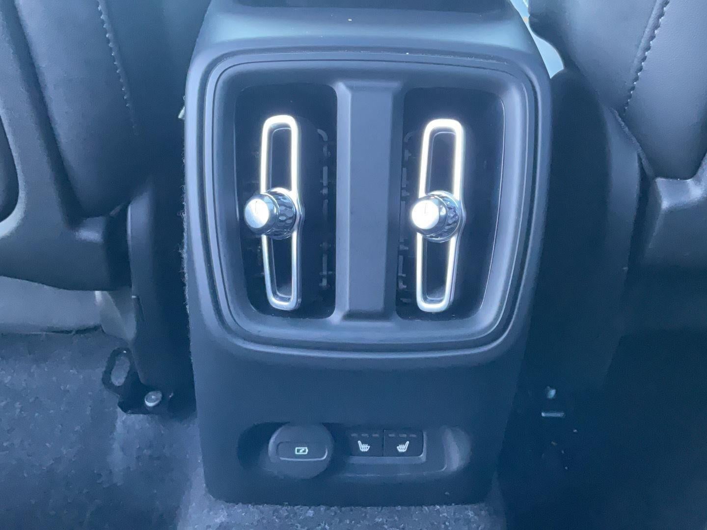 2021 Volvo XC40 Recharge P8 eAWD Pure Electric