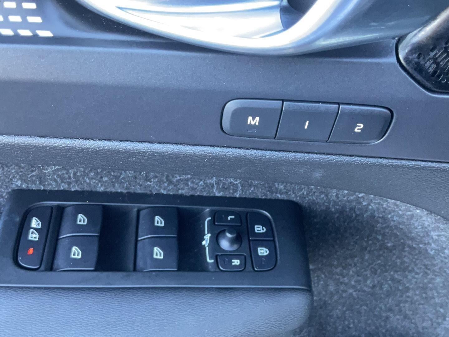 2021 Volvo XC40 Recharge P8 eAWD Pure Electric