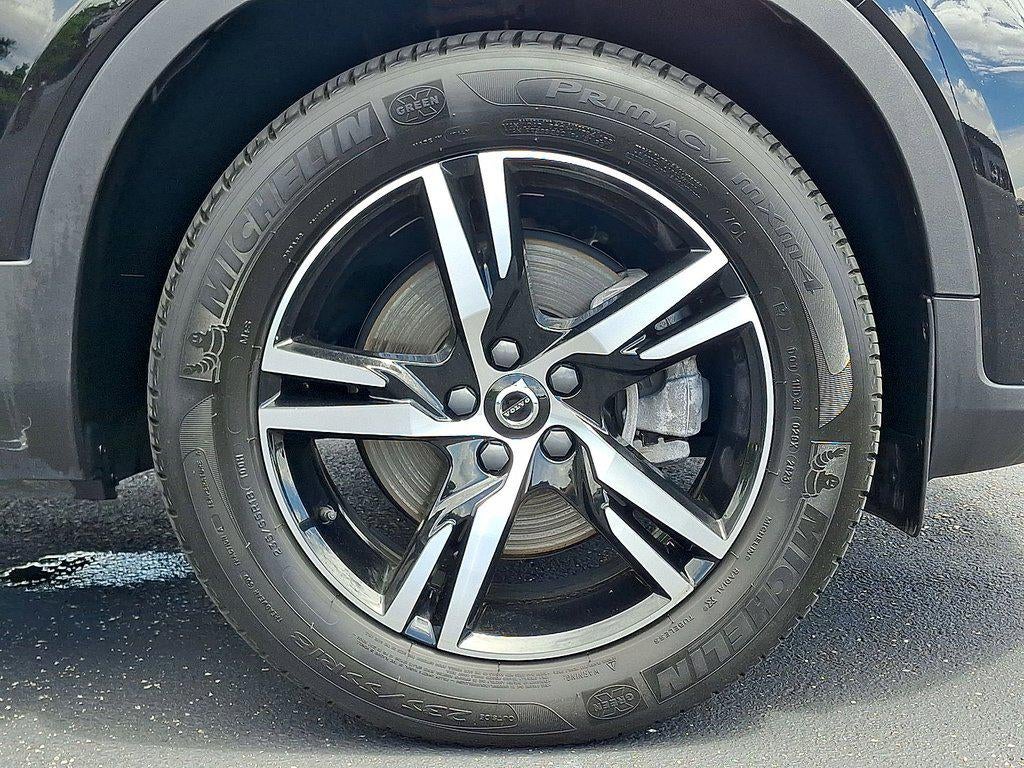 2024 Volvo Xc40 B5 AWD Core Bright Theme