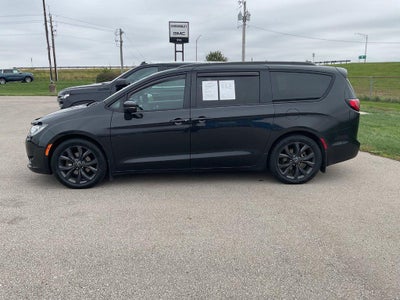 2020 Chrysler Pacifica Limited 35th Anniversary