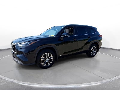 2022 Toyota Highlander Hybrid XLE