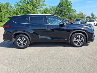 2022 Toyota Highlander Hybrid XLE