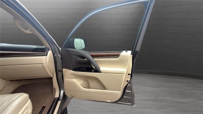 2016 Lexus LX 570 4WD 4dr