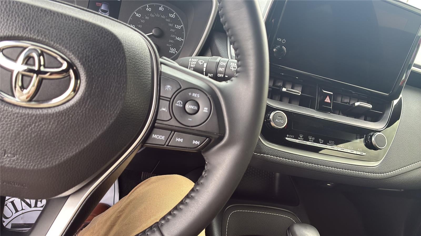 2025 Toyota Corolla Hatchback SE